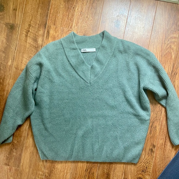 Zara Knit Sweater - Picture 4 of 6